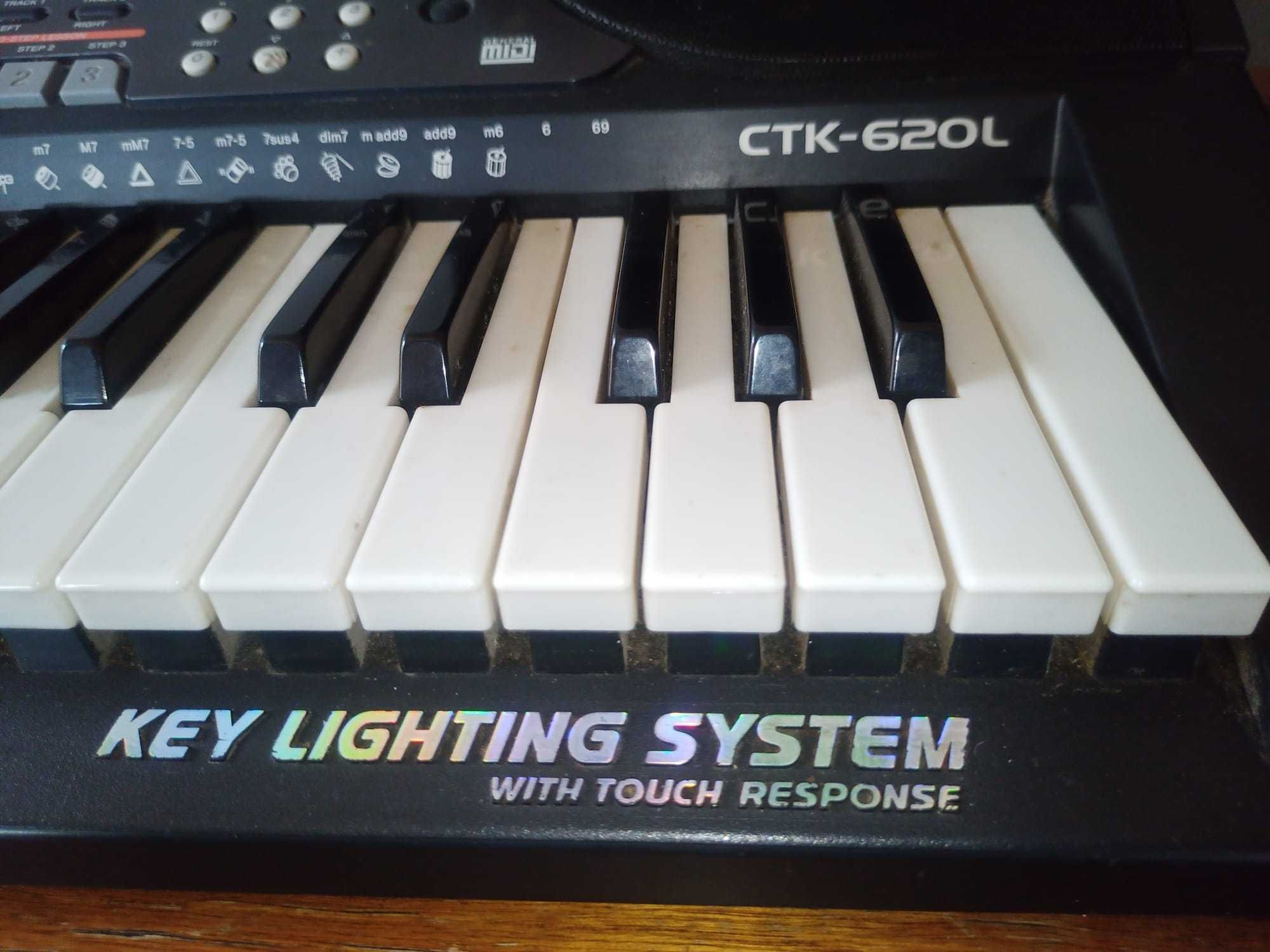 Keyboard CASIO CTK-220L podświetlane klawisze 3 stopniowa nauka grania