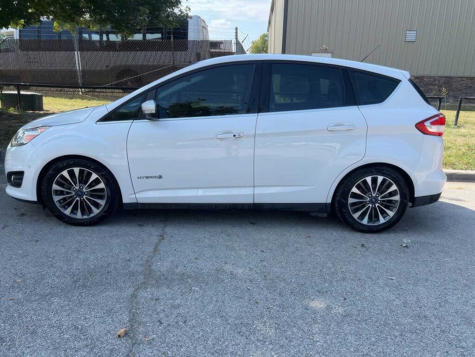 Ford C-Max Hybrid Titanium      2018
