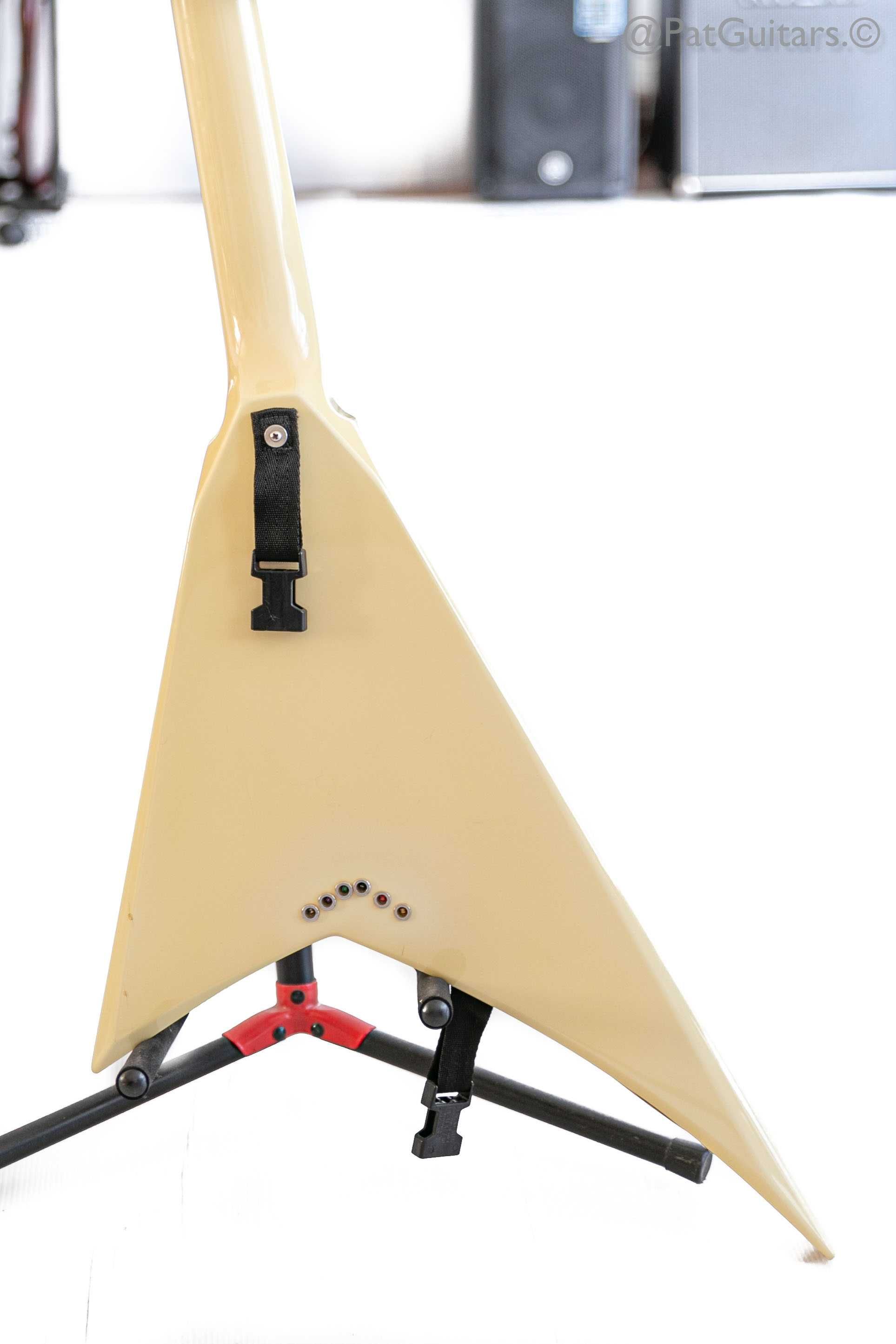 2006 Jackson Pro Series RR5 Rhoads MIJ Ivory with Black Pinstripes