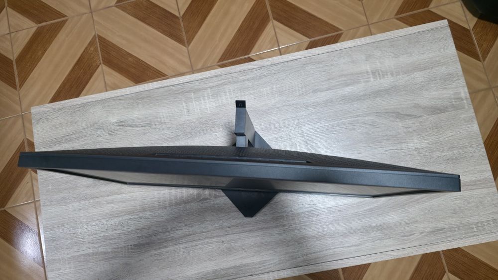 OMEN 25" 144hz gaming + Free Sync 0.5ms