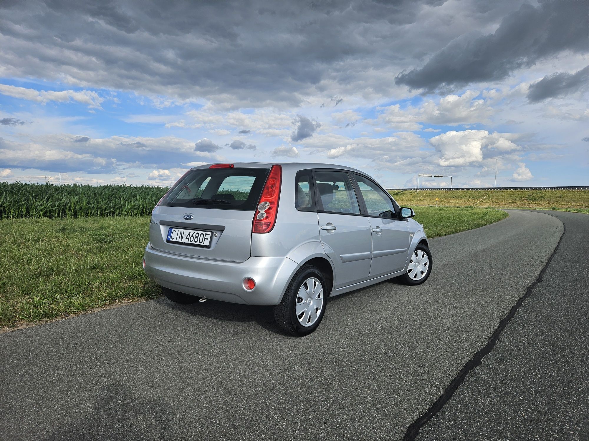 Ford Fiesta Lift Benzyna 5-Drzwi Niski Przebieg Super Stan