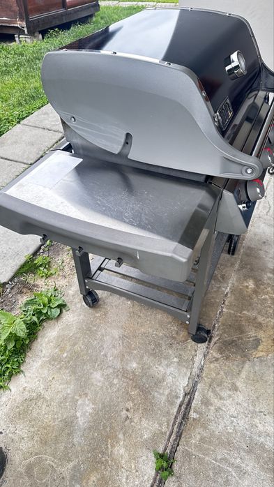 Продам газовий гриль WEBER
