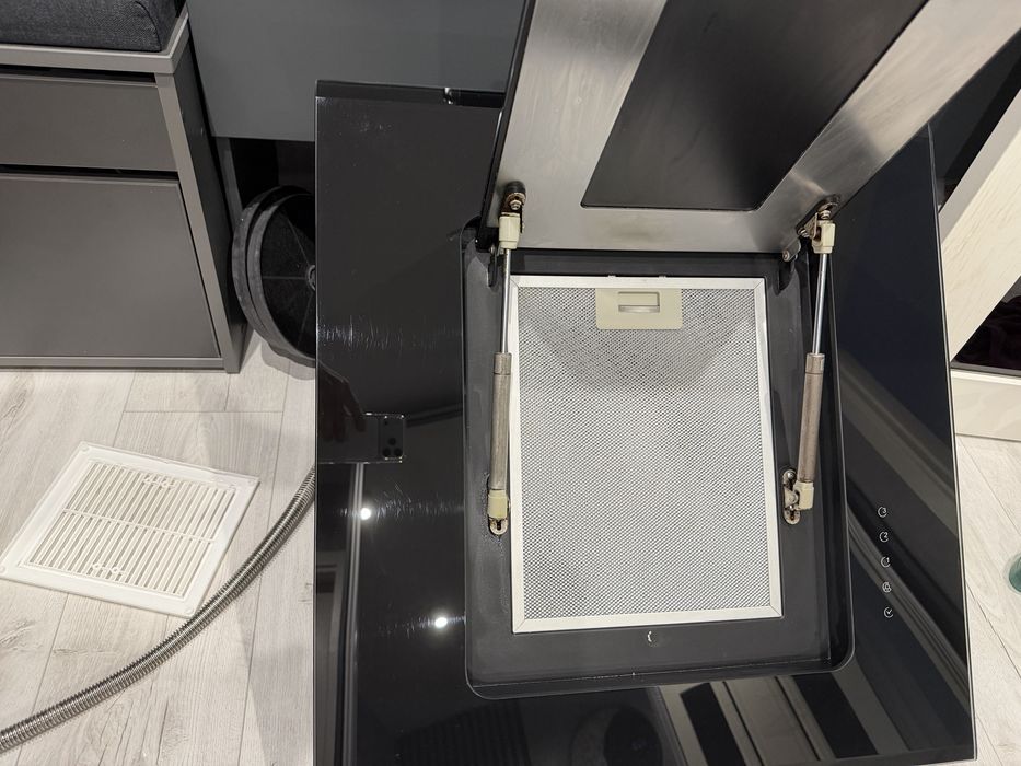 Вытяжка для кухни, наклонная Пирамида, Pyramida