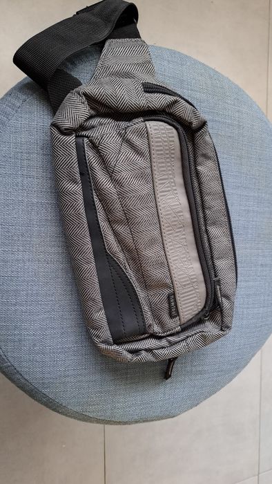 Bolsa cintura cinzenta
