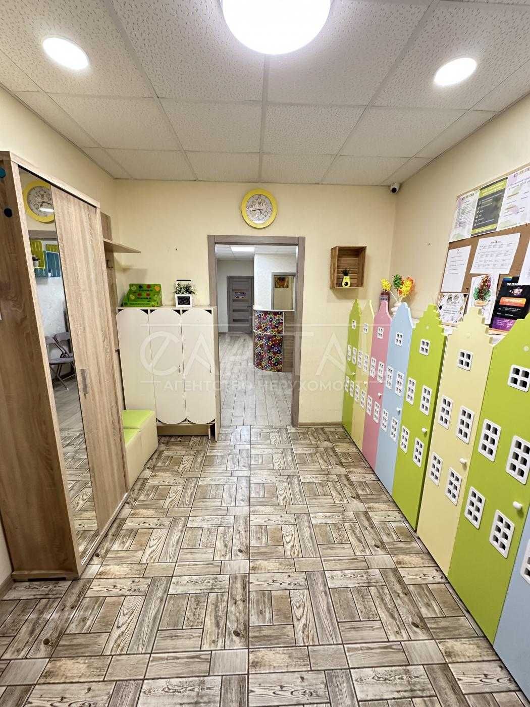 Продаж квартири на 1 поверсі ЖК Чайка з наскрізними фасадними вікнами
