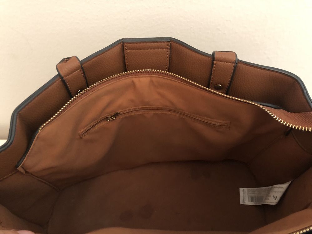 Bolsa castanha marca Stradivarius em muito bom estado. Pouco uso