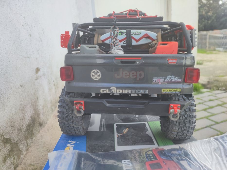 1/10 SCX10 III Jeep JT Gladiator Rock Crawler with Portals