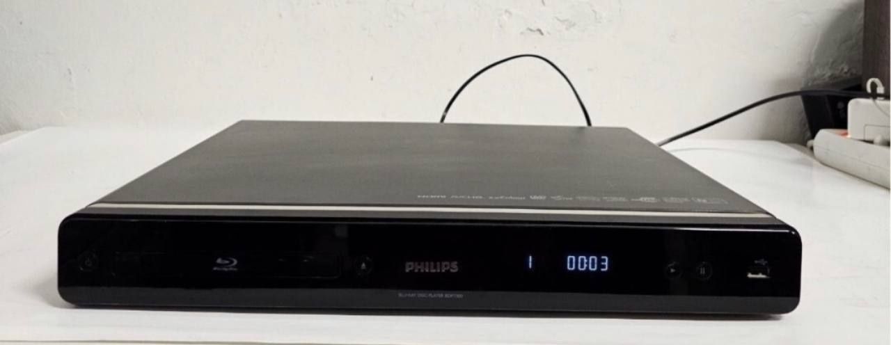 Blu-ray Disc-Player Philips BDP7300/12. USB