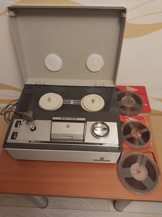 Magnetofon szpulowy Unitra Grundig ZK120  1970 r.