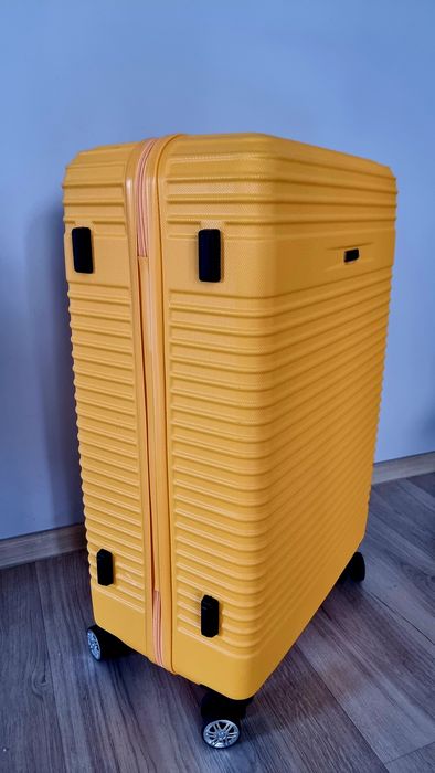 Duża walizka Ochnik