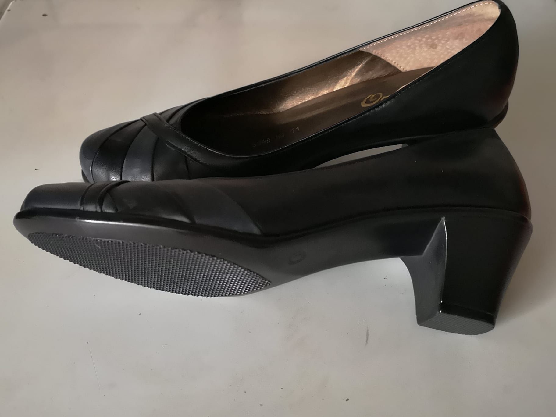 Buty damskie nowe w bardzo dobrym stanie