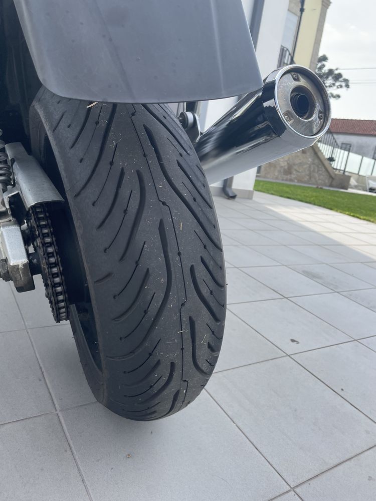 Suzuki GSX 1400 - a rainha das musclebike