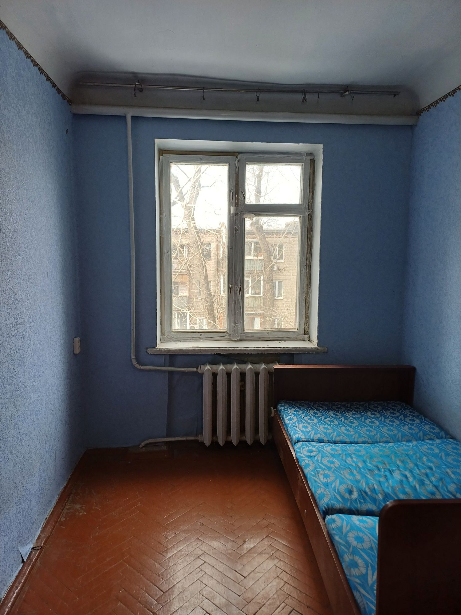 Трикімнатна. 173, Автотехнікум