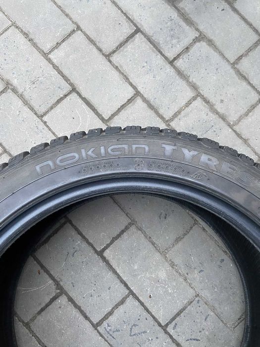 225/45 R18 Nokian Hakkapeliitta 9 шип зимові шини 2шт