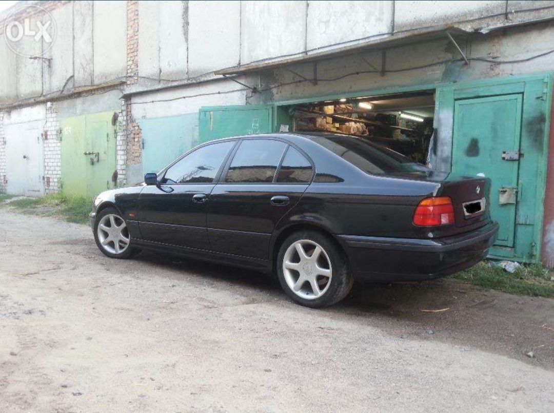 Продам BMW 528i  e39