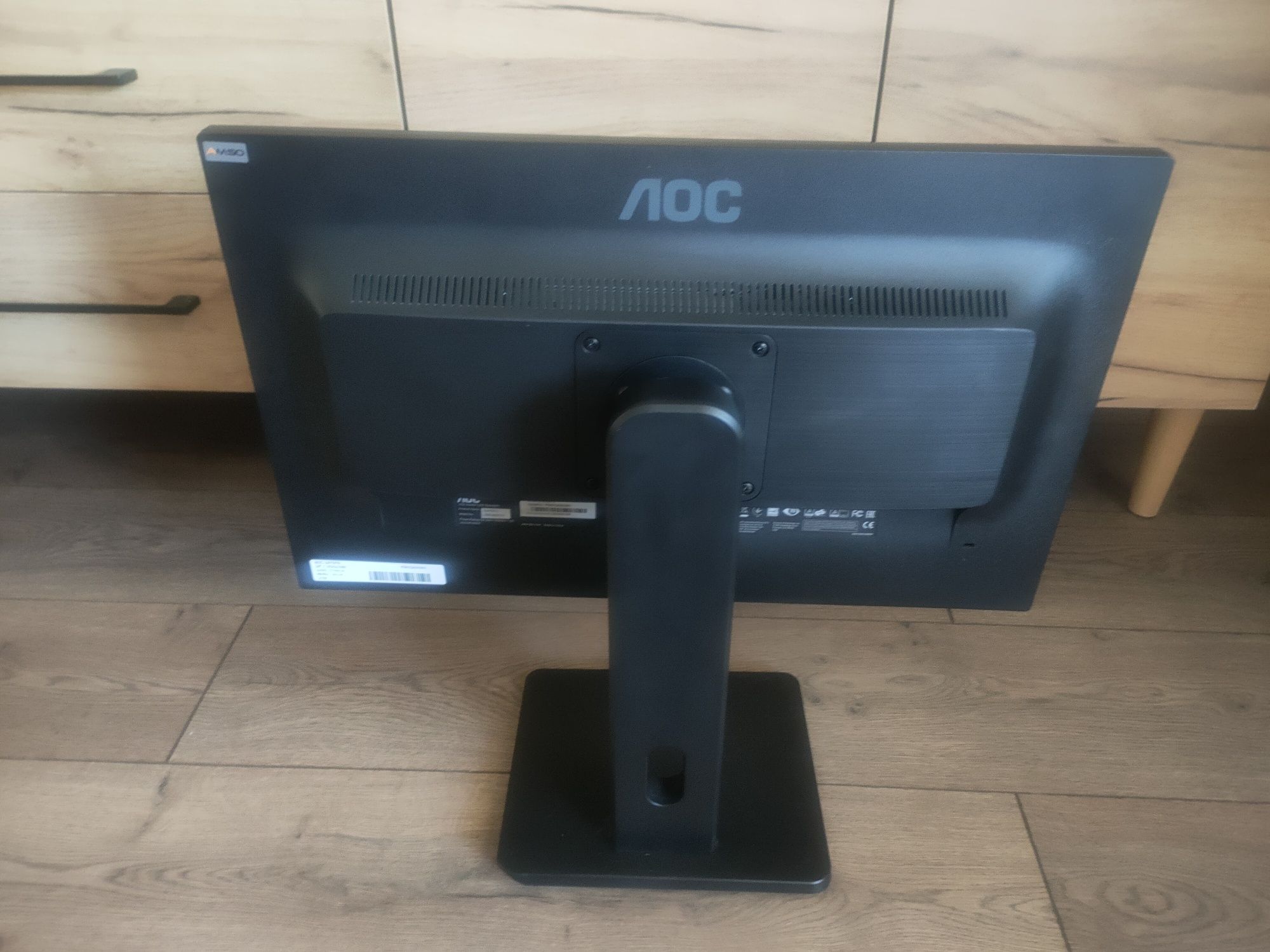 Monitor komputerowy 24"
