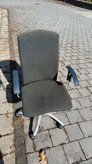 Krzesło obrotowe szare