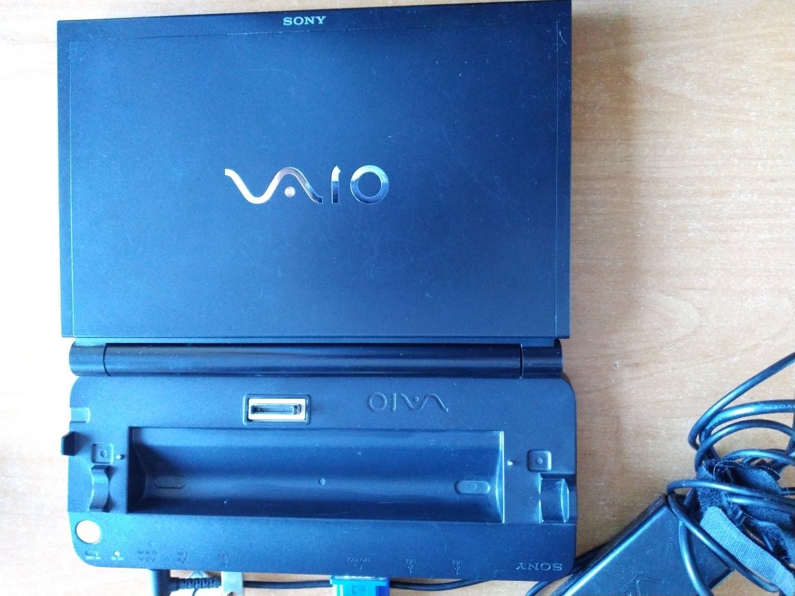 Sony Vaio VGN-TZ1 laptop i stacja dok  VGP-PRTZ1 stan kolekcjonerski: