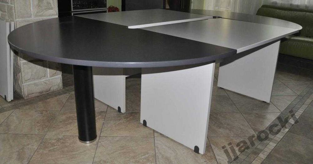 Jedyny w swoim rodzaju stół konferencyjny