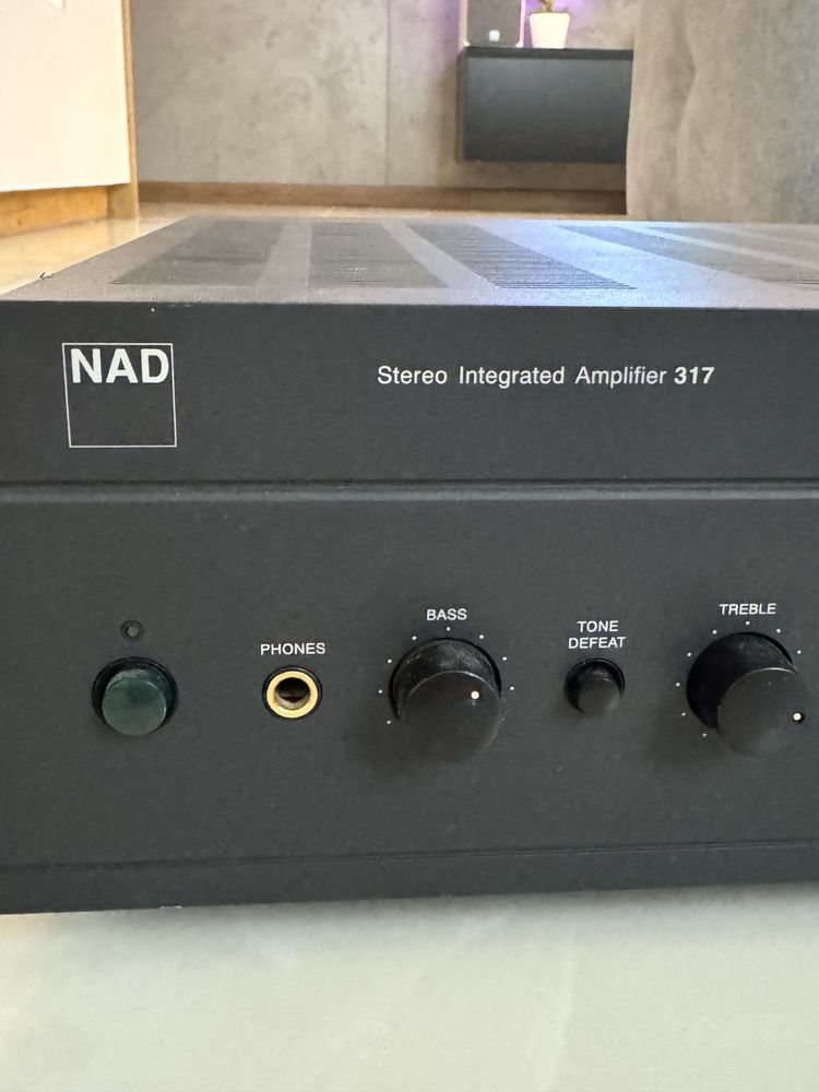 wzmacniacz NAD 317 CD Player NAD 524