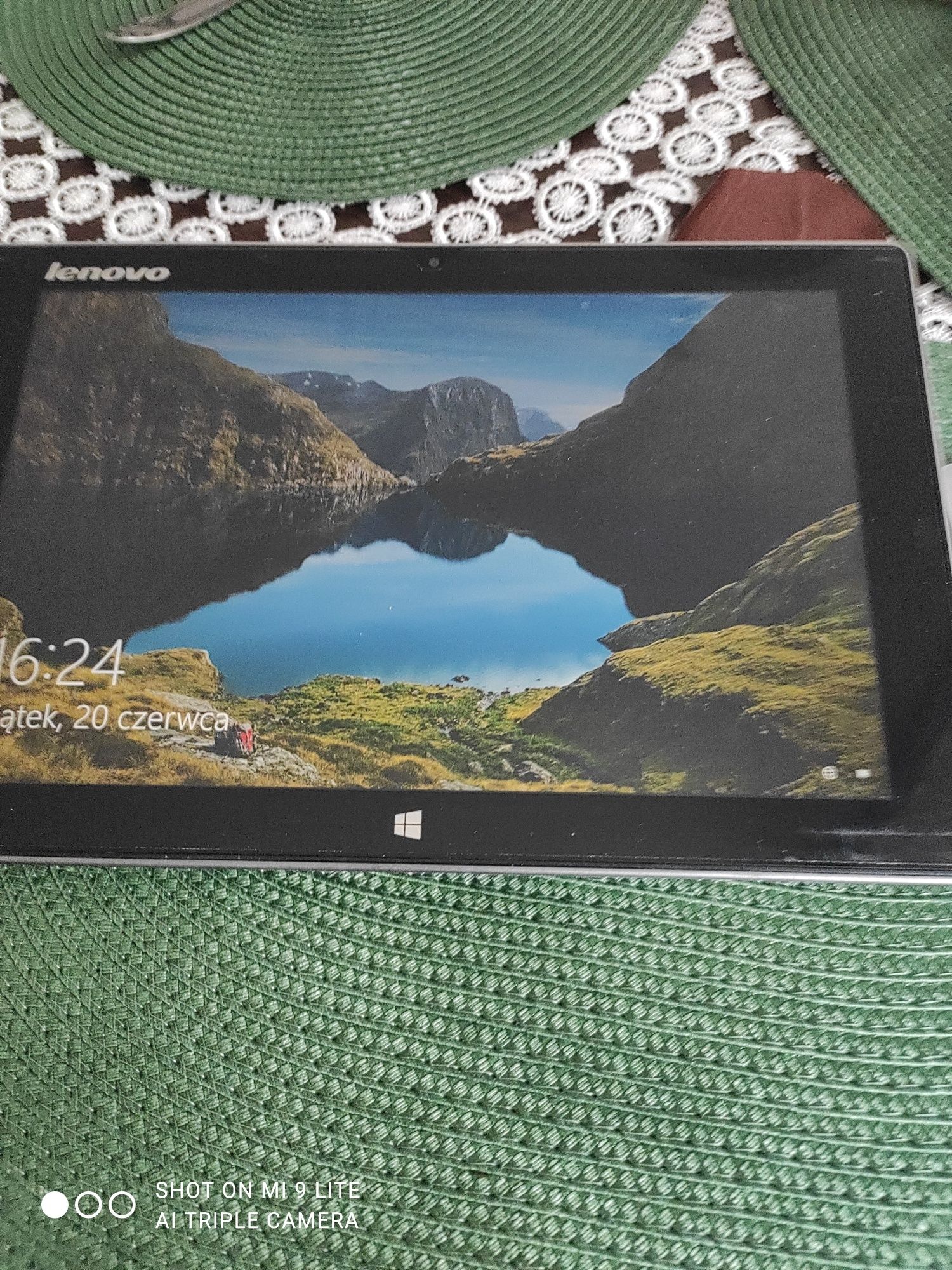 Laptop Lenovo MIX2 10. Sprzedam zamienię