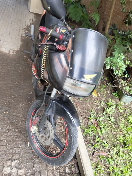 Venda de Nsr 50 , a mesma está a ser vendida porque o meu pai adoeceu