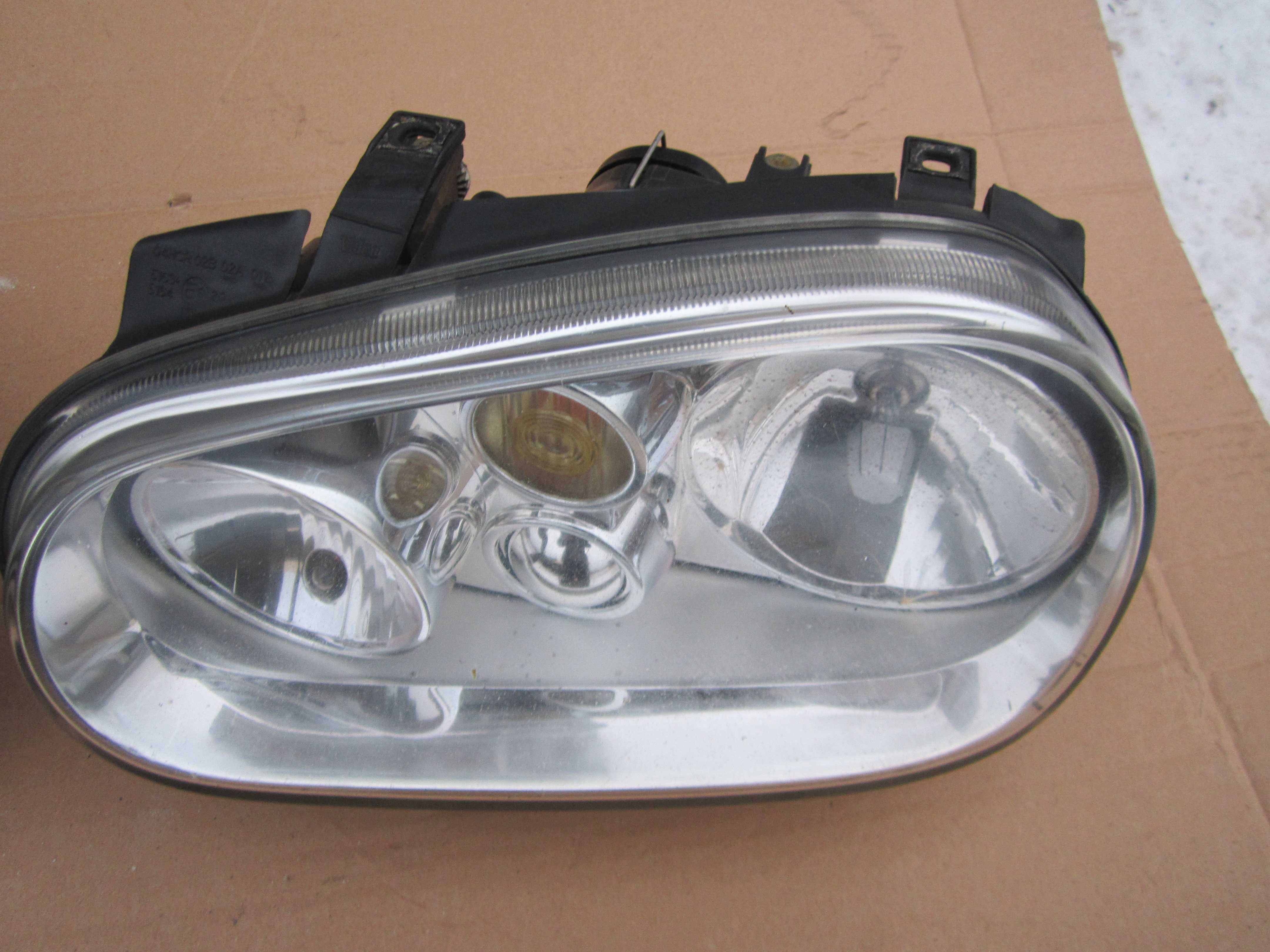 Lampa przód Vw Golf 4 prawa,lewa IDEAŁ