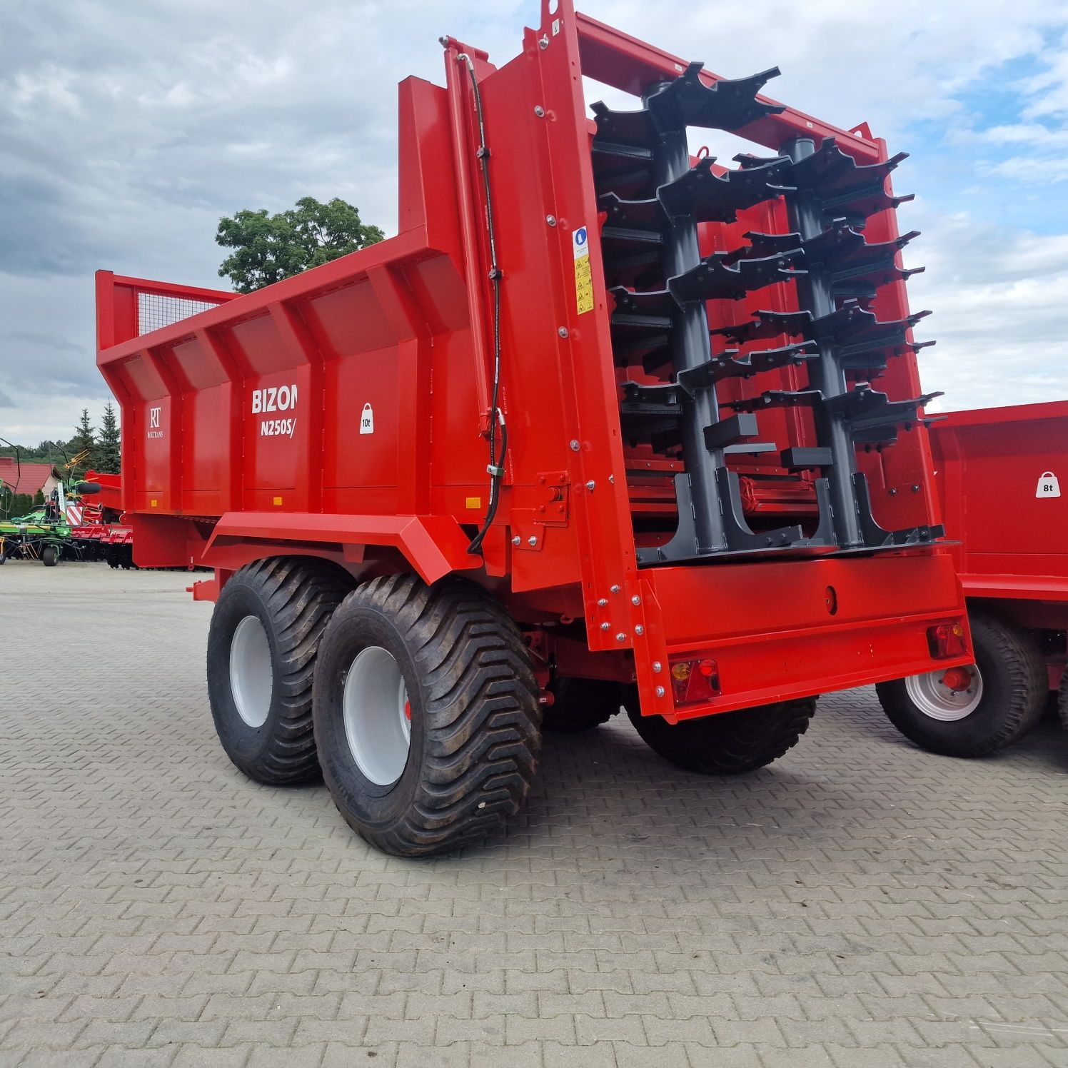 Rozrzutnik skorupowy Roltrans 10 t N250S/5, 2023r solidne wykonanie