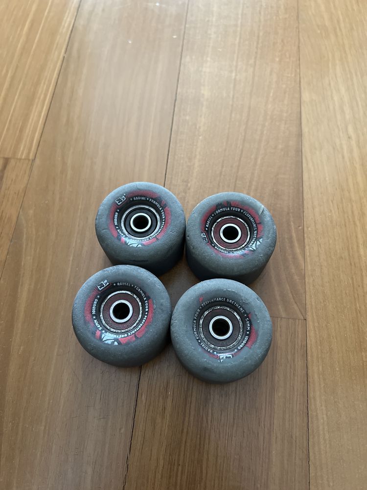 Koła bones + łożyska bones reds