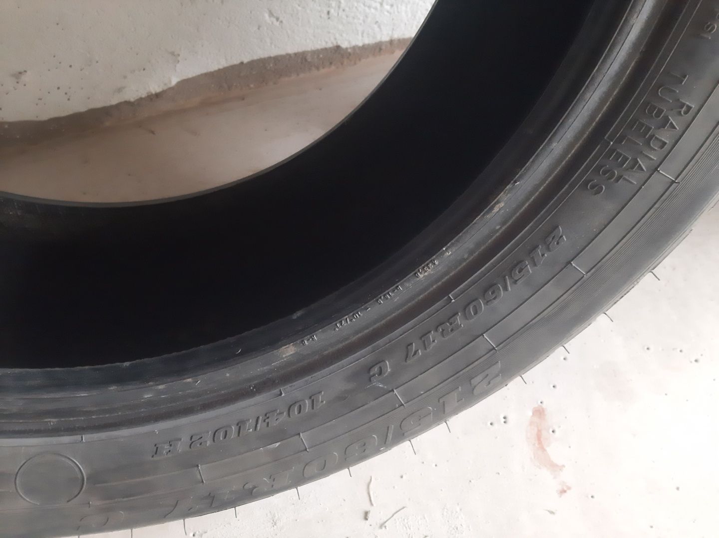 Opony zimowe 215/60R17C, zestaw 4 sztuk.