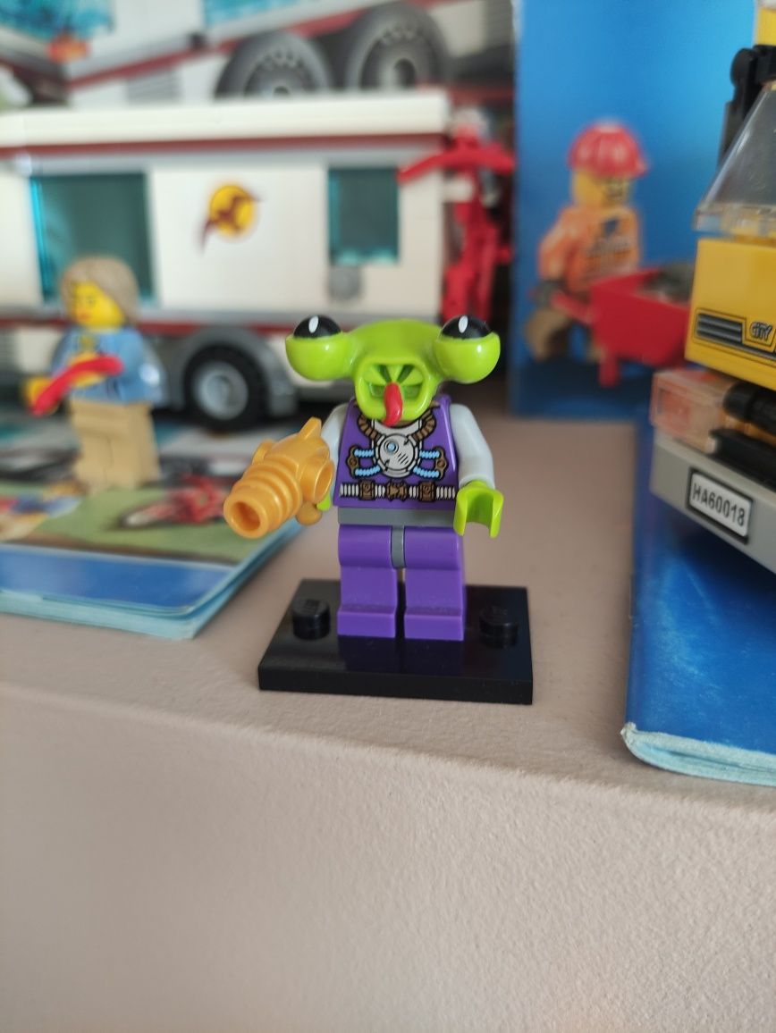 Lego minifigures 3 sztuki