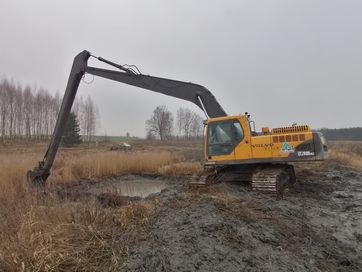 Koparki o dużym zasięgu, long reach, usługi koparką, kopanie stawów