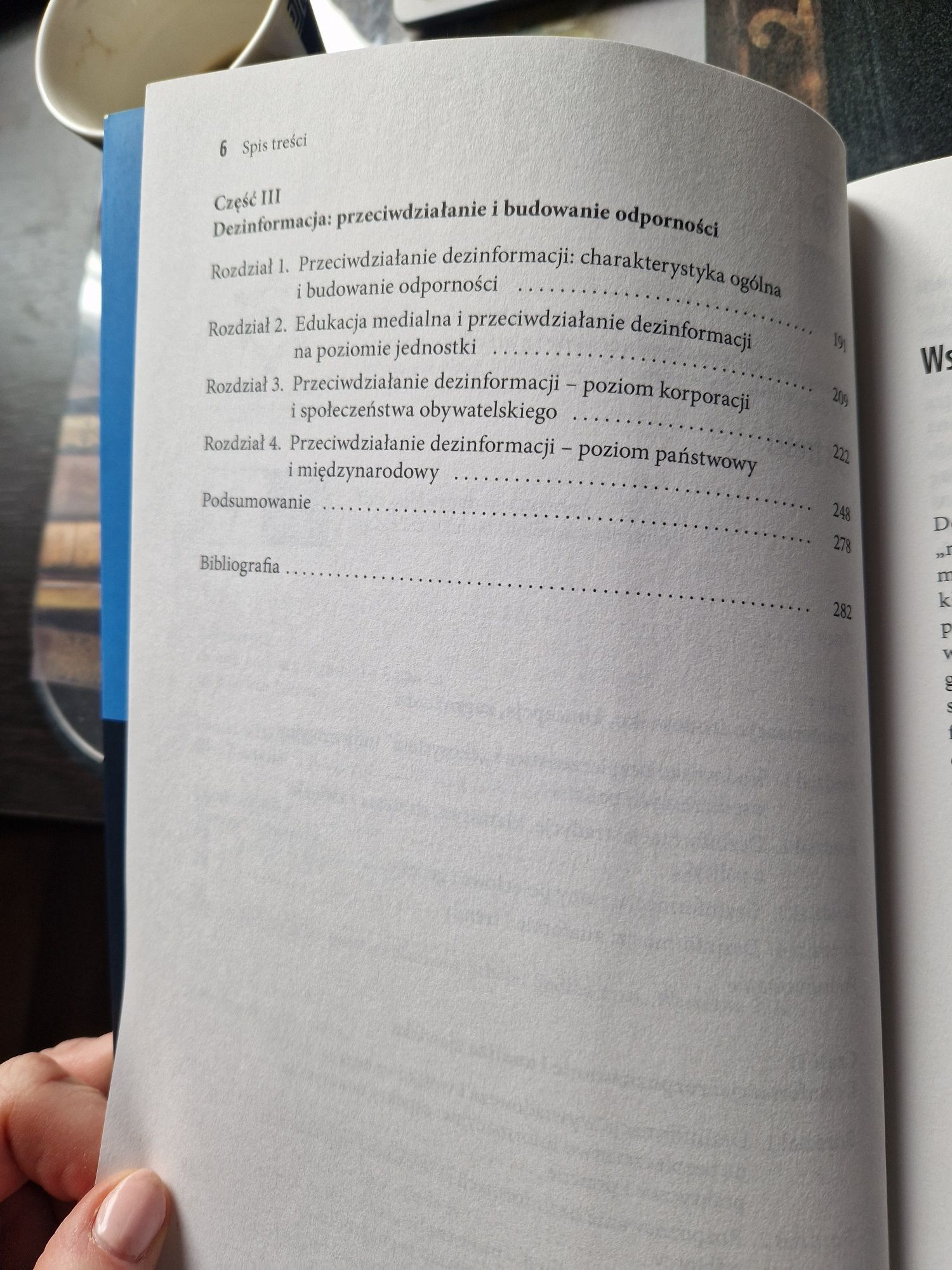 Książka " Dezinformacja narodowa. Pojęcie,  rozpoznanie, przeciwdziała