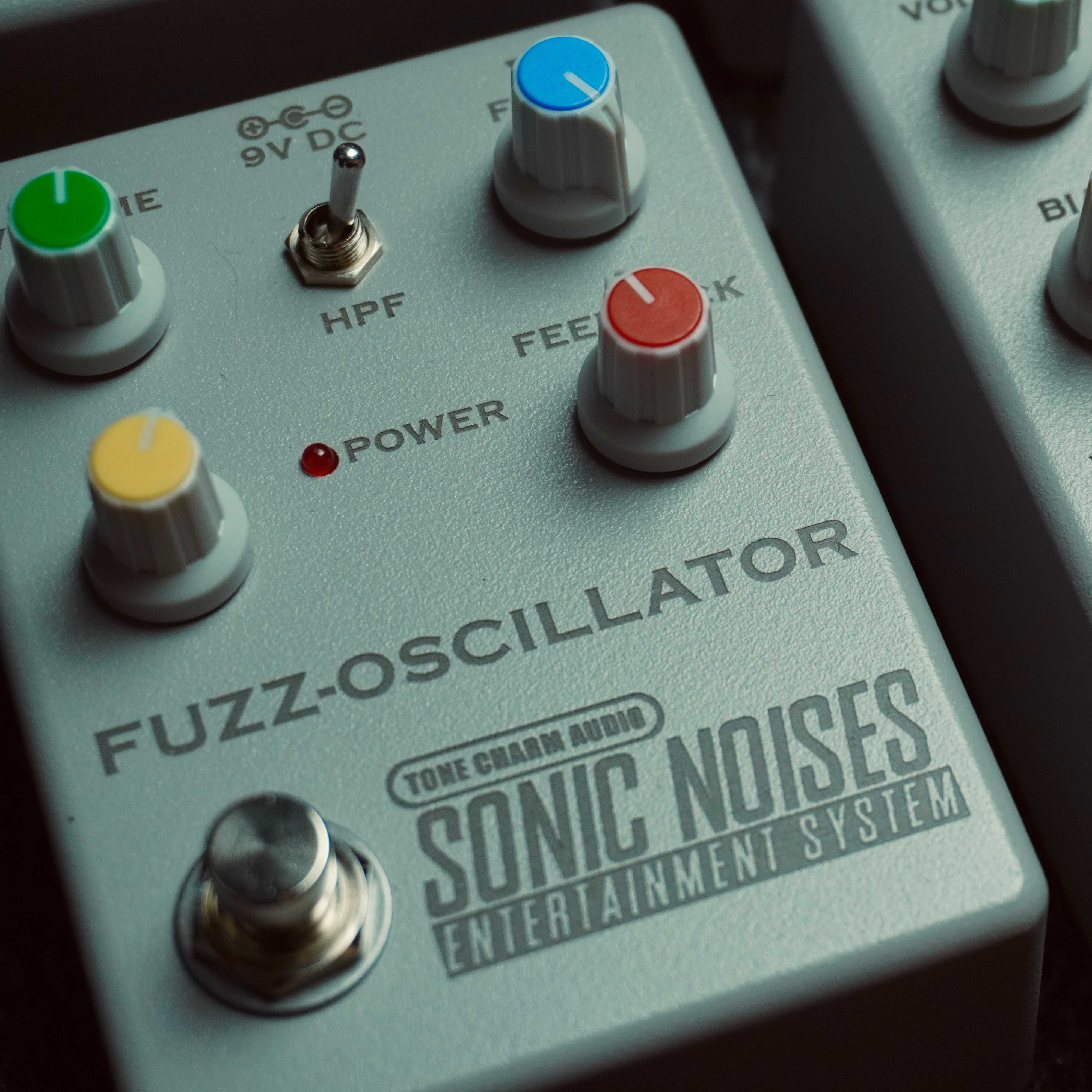 Fuzz Oscillator Polski Efekt Gitarowy Fuzz Tone Charm Audio