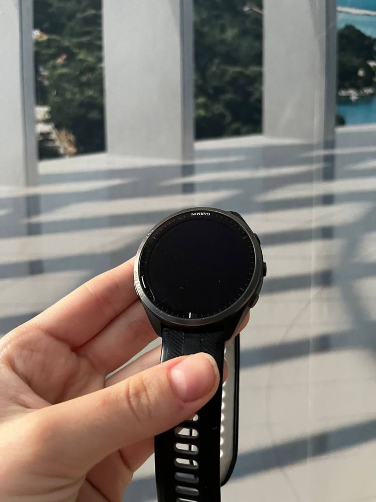 Смарт годинник Garmin Forerunner 965