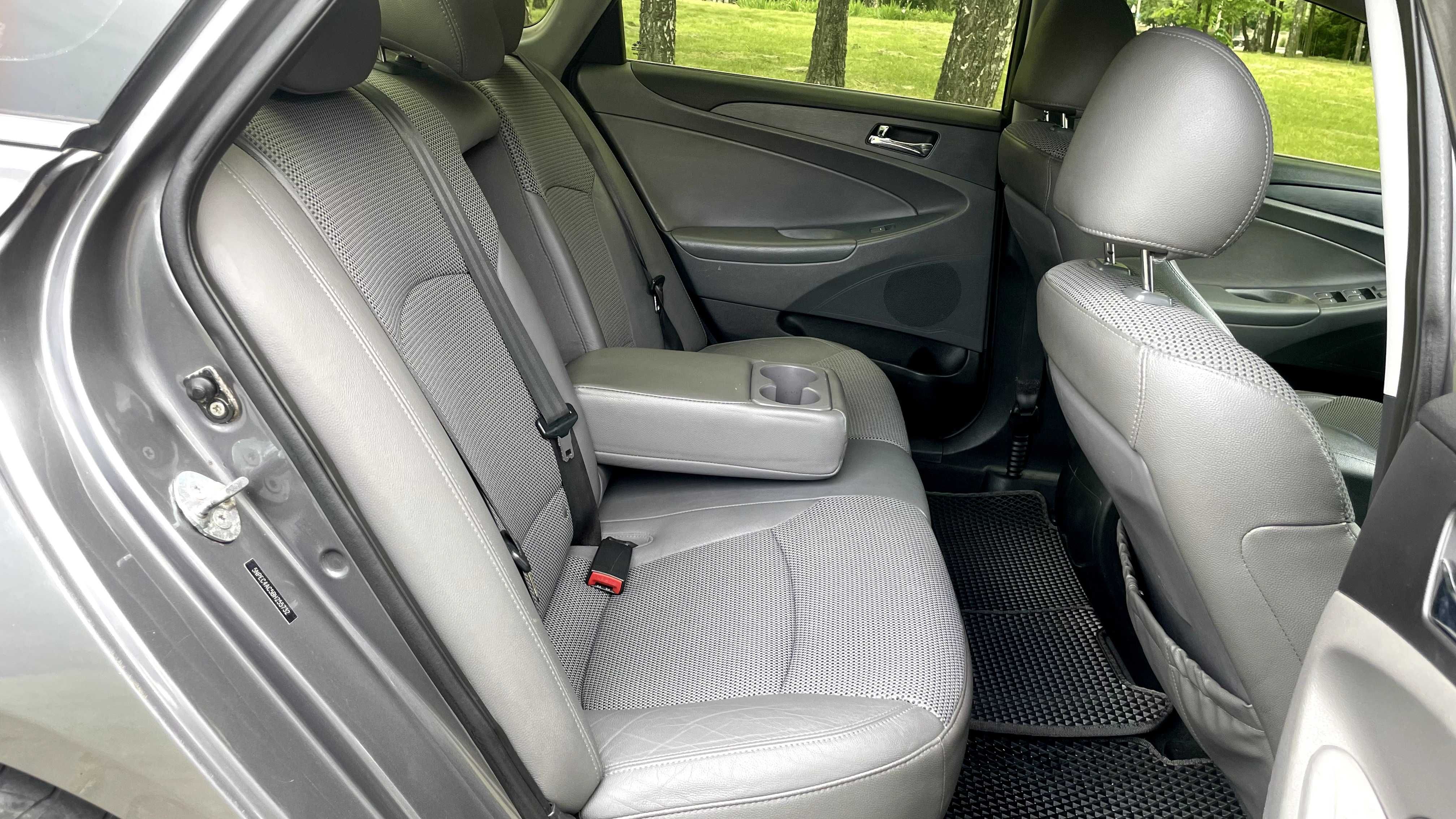 Hyundai Sonata 2011