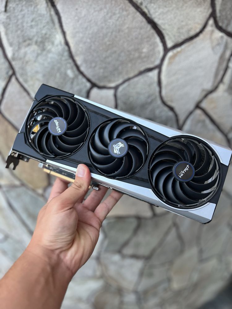 Відеокарта Sapphire Nitro+ AMD Radeon RX 6700 XT 12GB GDDR6 |