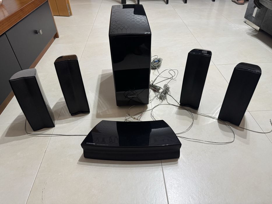 Subwoofer e colunas Samsung