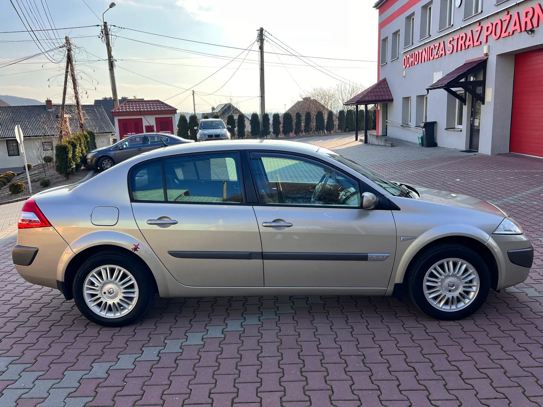 Renault Megane PRIVILEGE~1.6i_112ps~KlimaTronik~PDC~GrzaneFotele~SerwisASO~NowyRozrzą