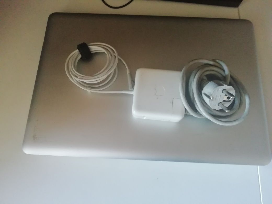 Macbook pro 2011 15.6