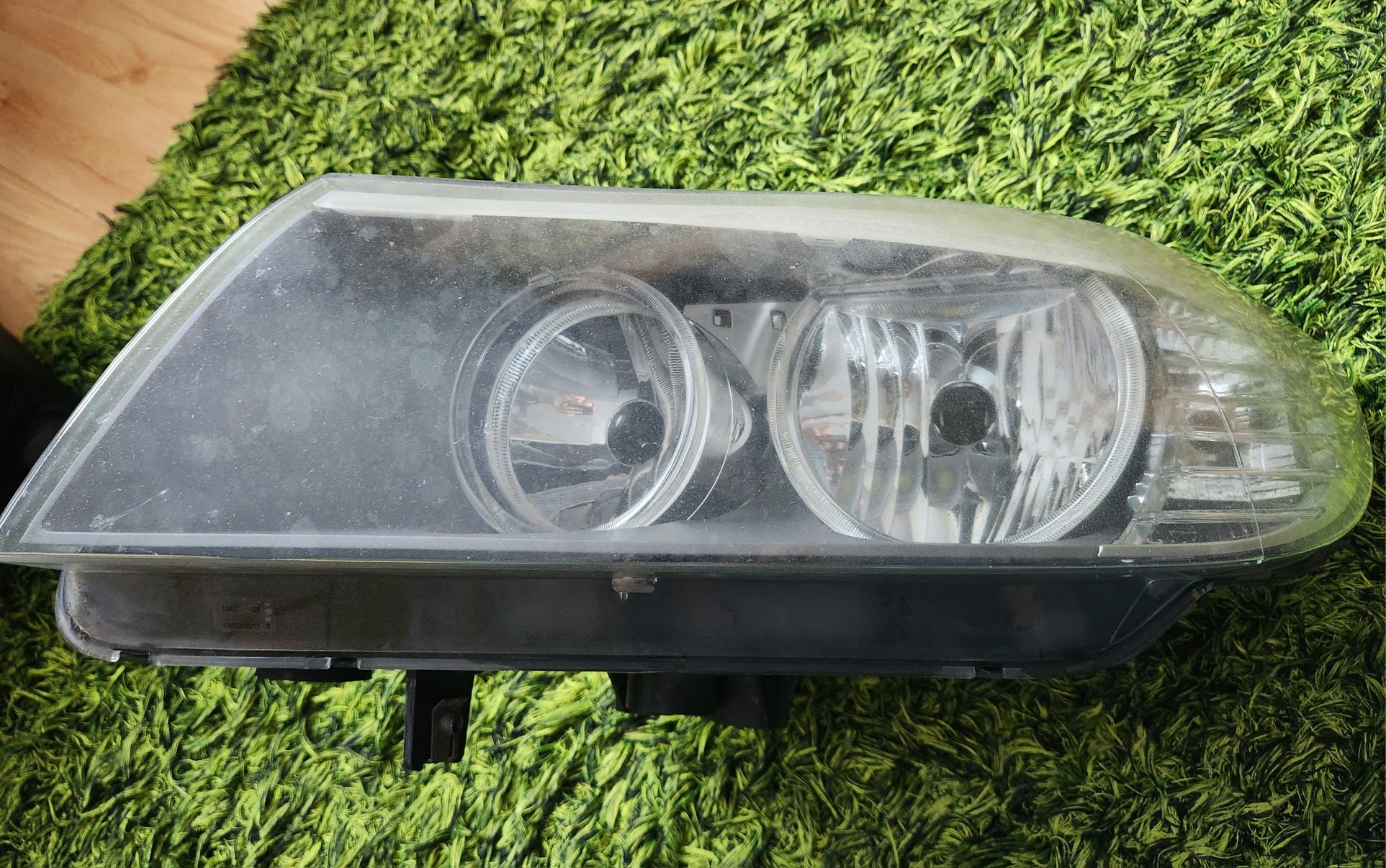 Lampa Przednia Przód Lewa Reflektor BMW E90 Lift 2011 Valeo Oryginalna