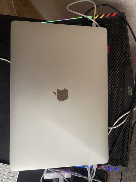 Macbook pro touchbar 15.4 2016 silver 16gb/512gb/Radeon Pro 460 4gb