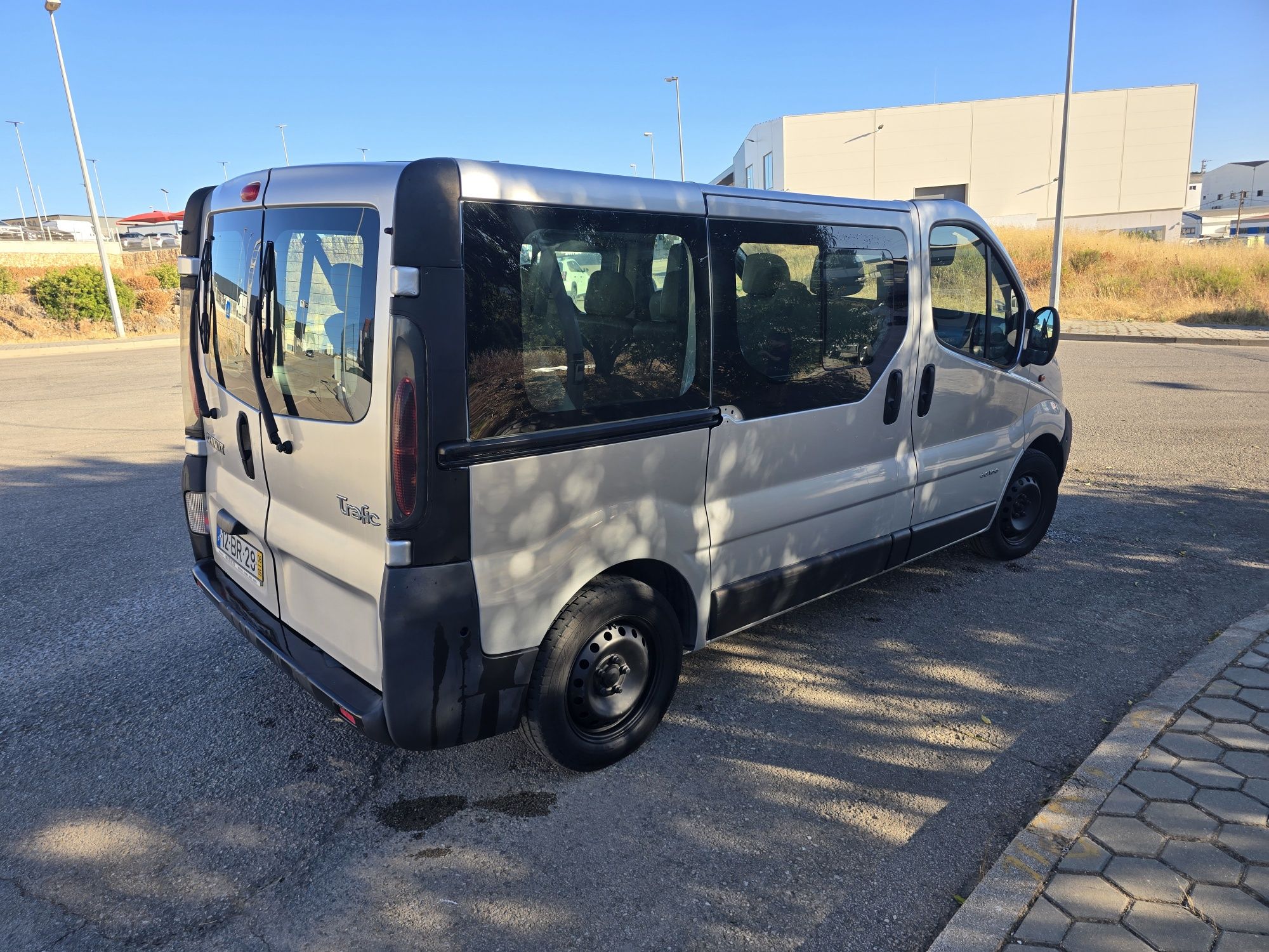 Renault Trafic 1.9 dci nove lugares