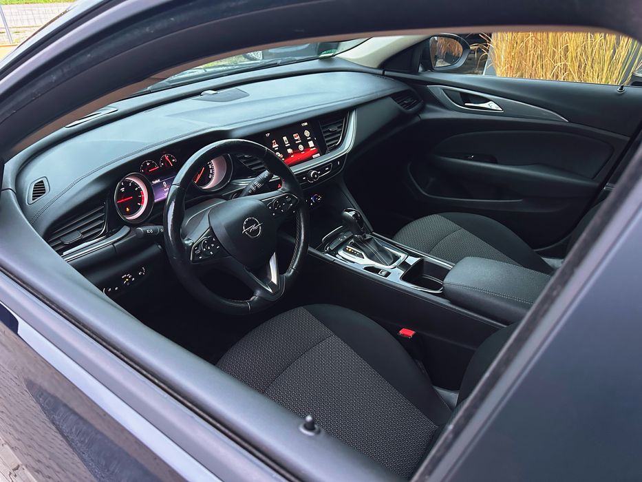 Wynajem Auta Opel Insignia Automat HOT AUTO SERVICES