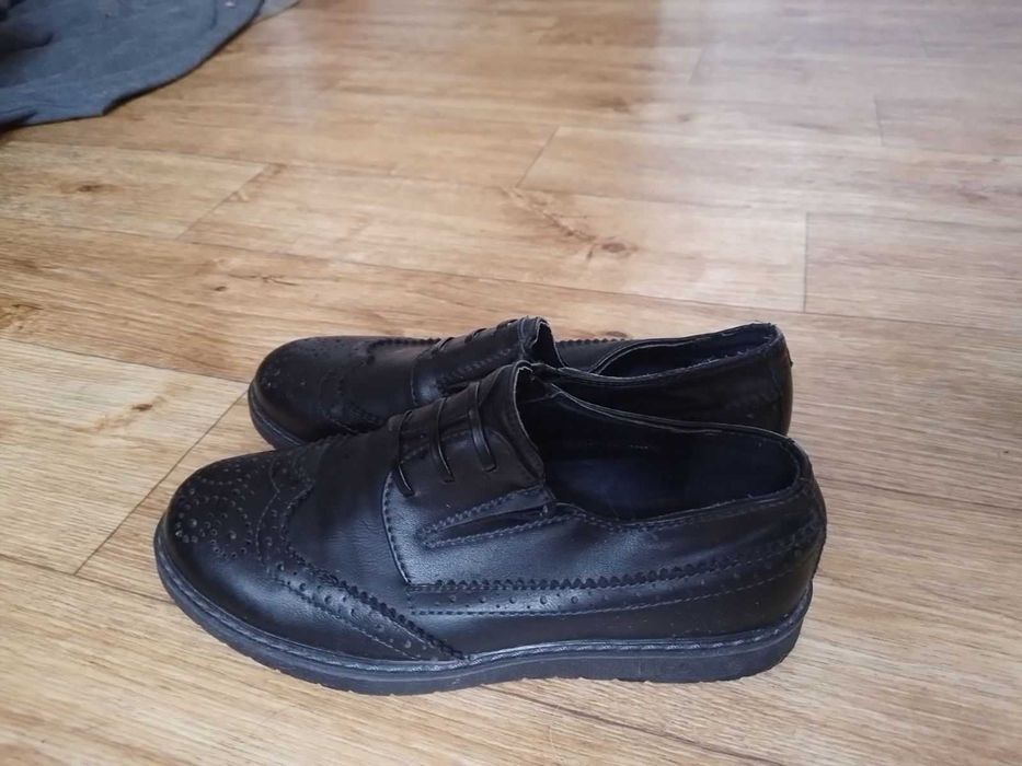 туфлі (шкіра, броги, лофери) в чудовому стані, 33 розмір