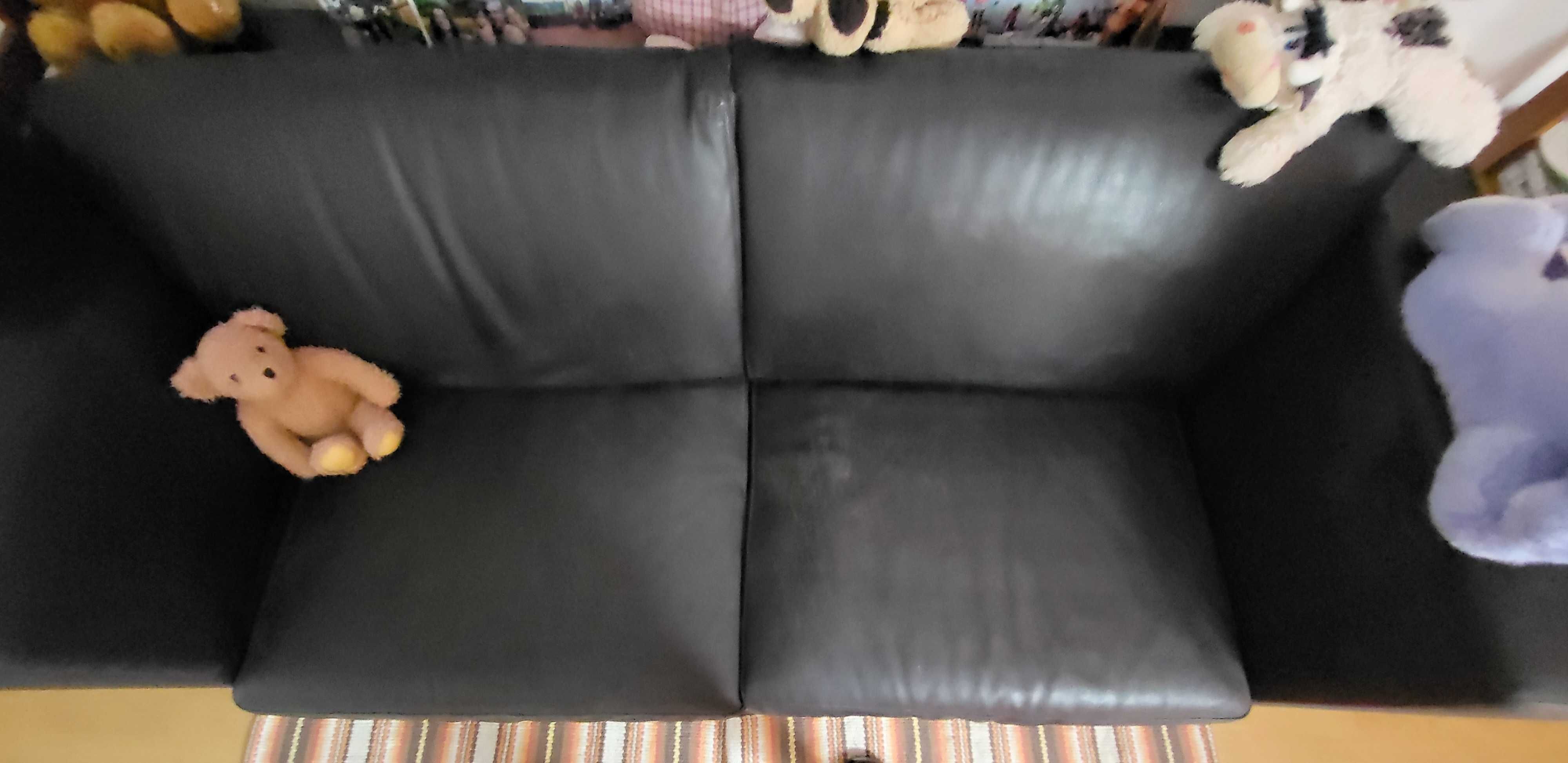 Sofá de pele preto 3 lugares