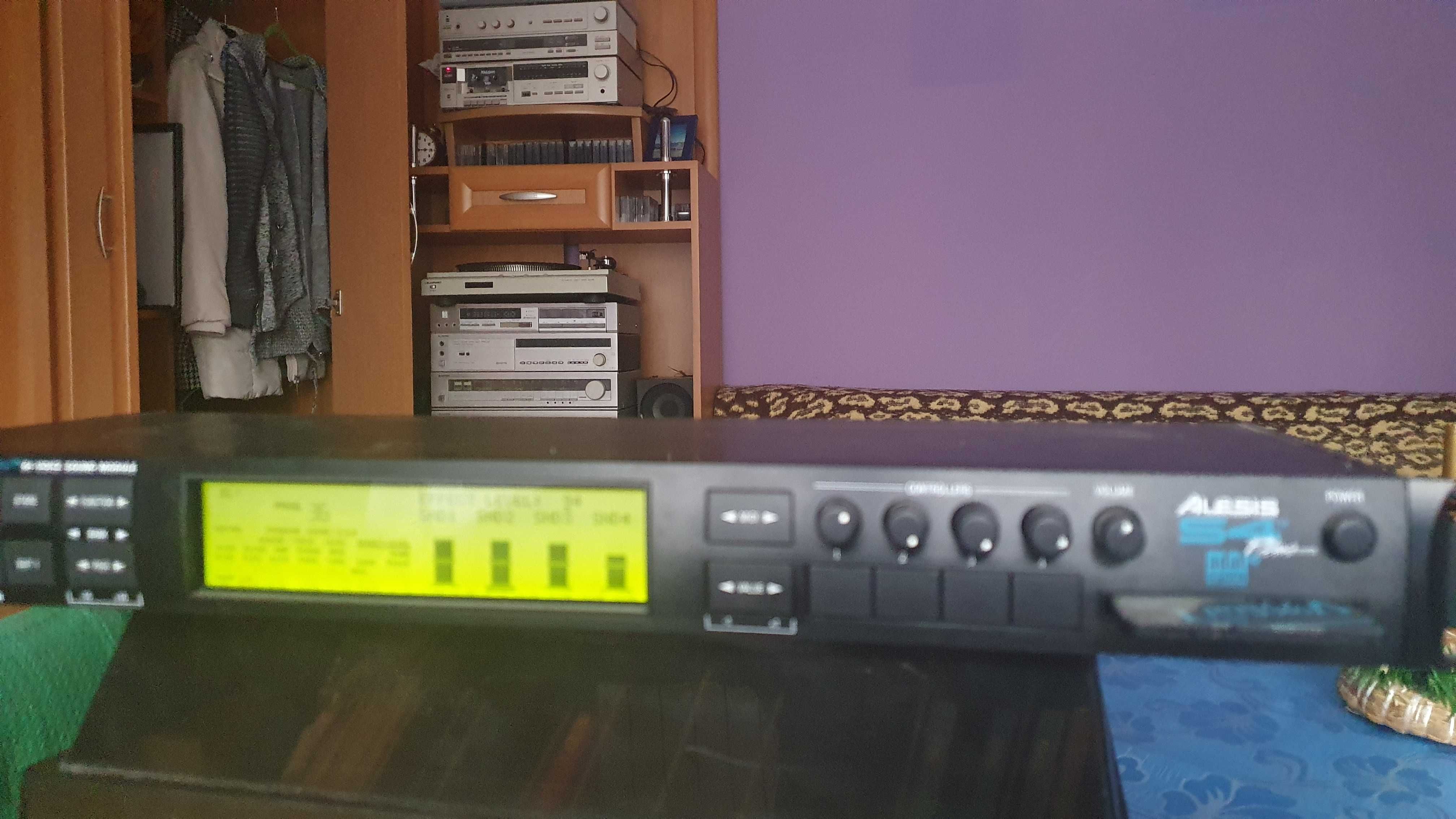 Modul alesis s4 PLUS    z karta sram 4 banki
