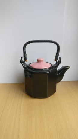 Czarny ośmiokątny czajniczek, dzbanuszek do zaparzania herbaty vintage