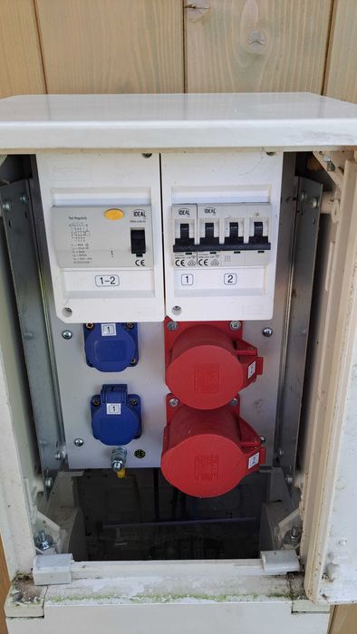 Rozdzielnica elektryczna zewnętrzna RB 26x40