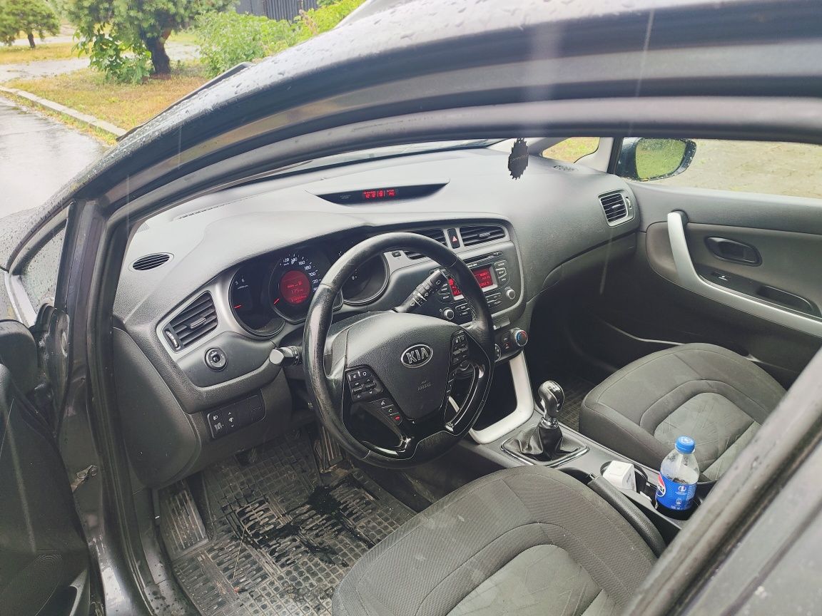 Kia cee'd II 1.6 crdi klimatyzacja tempomat